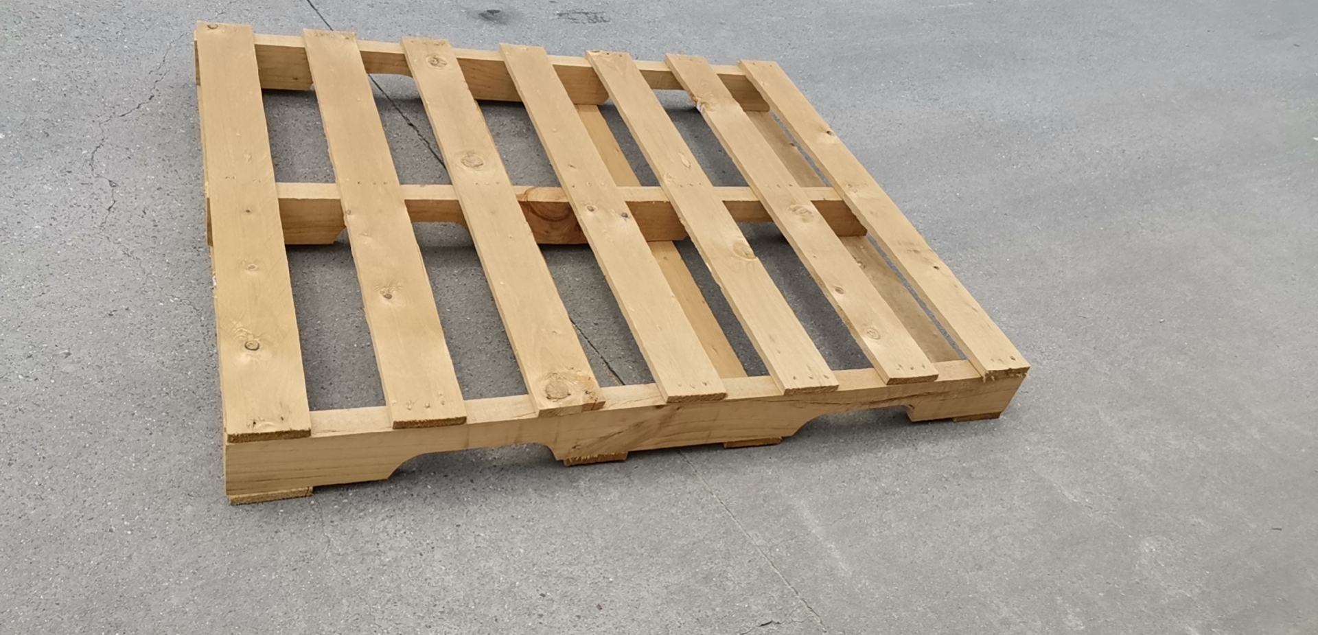 长洲根据材质选择木托盘